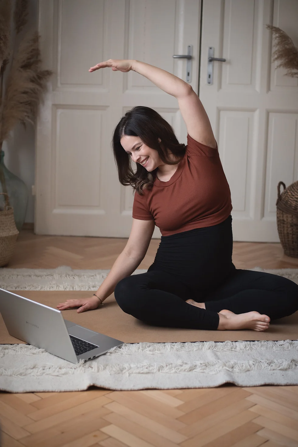 Regenerierende Gymnastik nach der Geburt